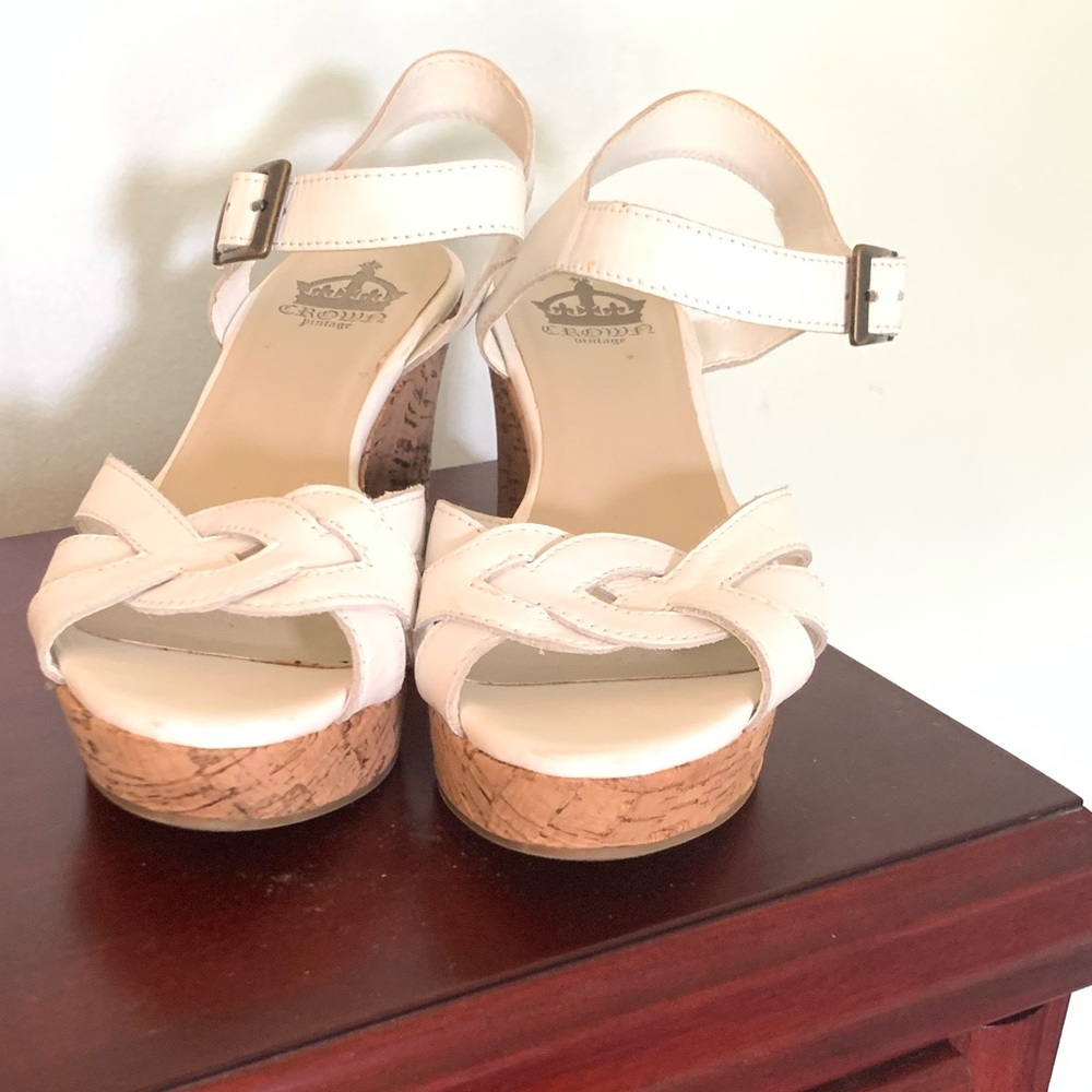 Women’s white Crown Vintage Sandals